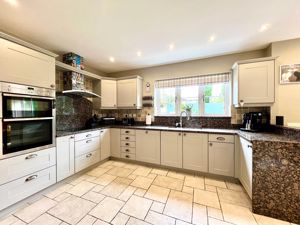 Kitchen- click for photo gallery